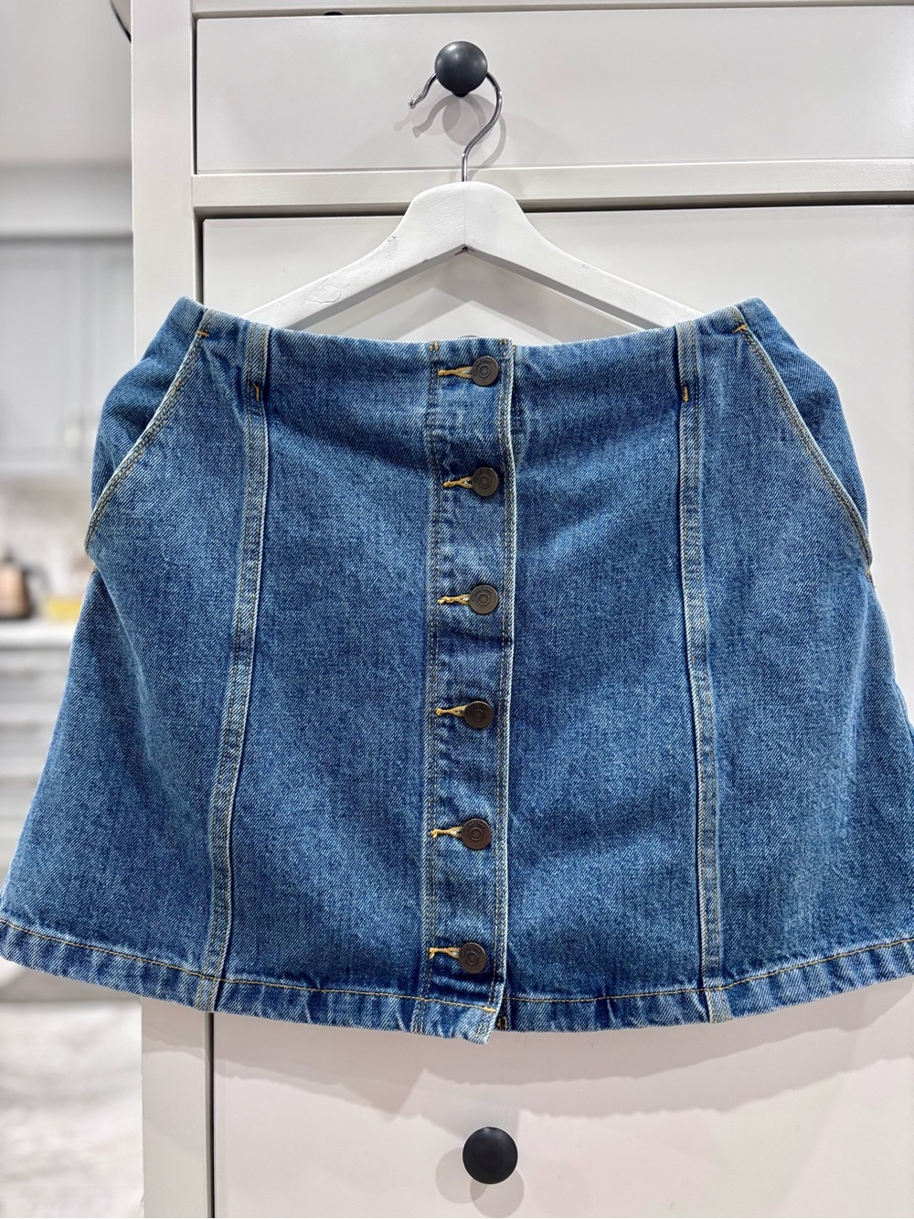 Aritzia Wilfred free ahrens medium wash denim skirt button front size 8